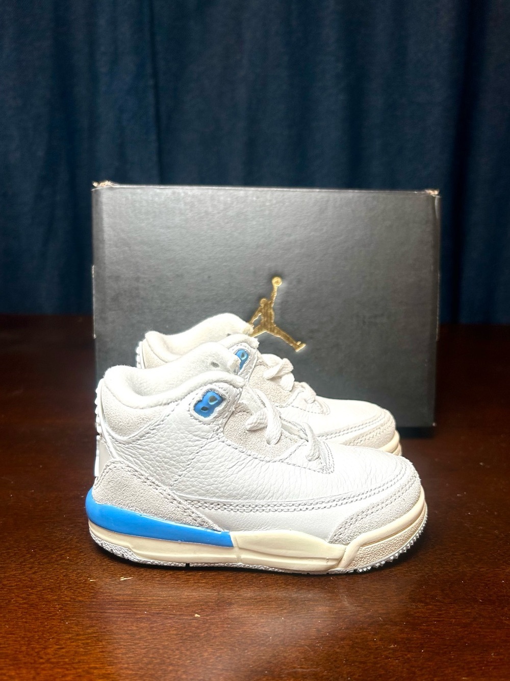 Air Jordan 3 Retro Boys Toddler 5c Summit White Hydrogen Blue DM0968-101 - Picture 7 of 10